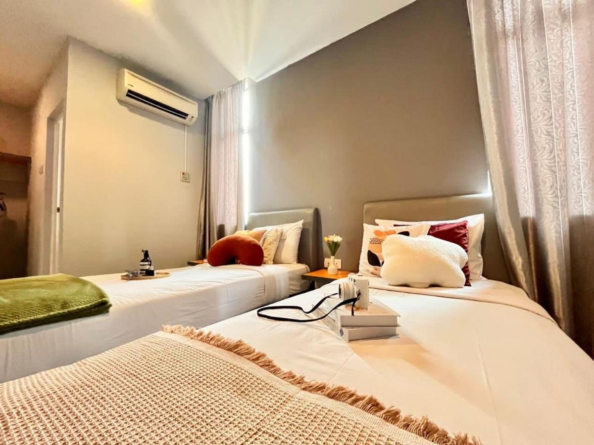 Swing & Pillows - Kl Sg Besi Formerly Known As U Pac Hotel Куала-Лумпур Экстерьер фото